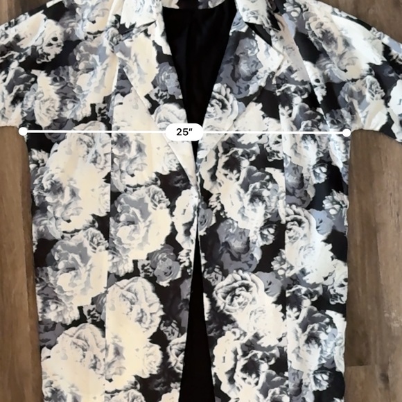 The Fifth Monochrome Floral Walking Home Coat - Picture 8 of 11